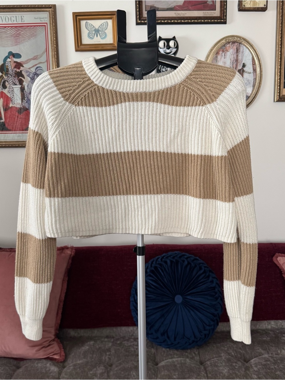 Cropped Striped Knit Sweater - Cream & Tan